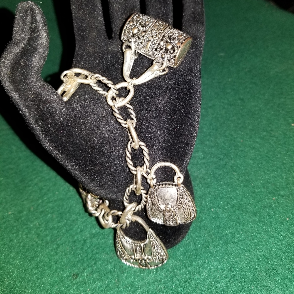 Bracelet